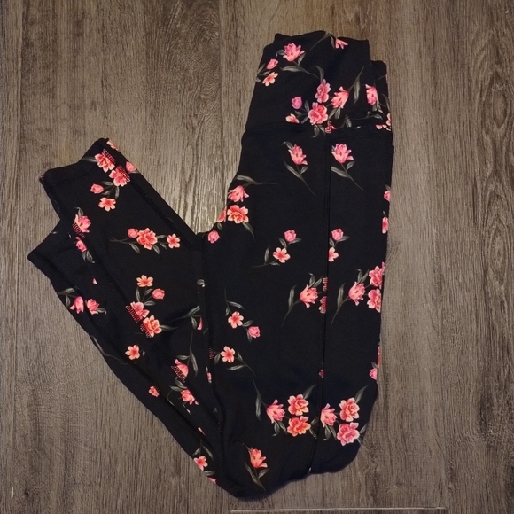 VS Pink Ultimate Yoga Leggings - Picture 2 of 4